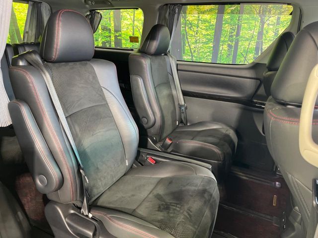 TOYOTA VELLFIRE 2013