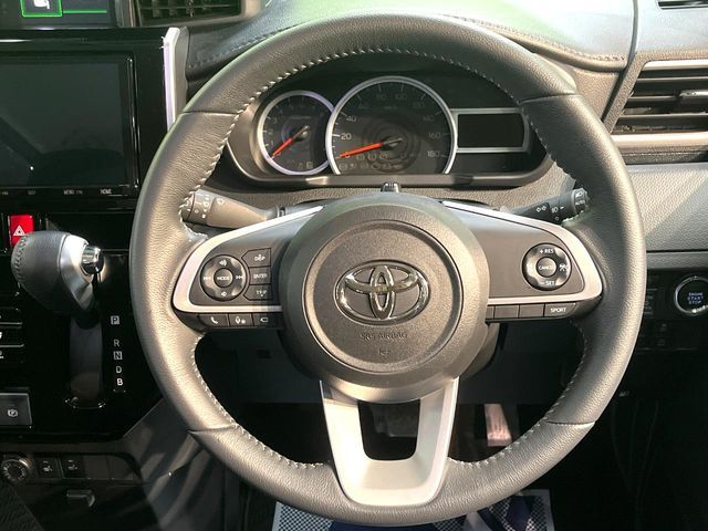TOYOTA ROOMY 2021