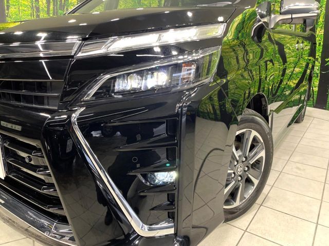 TOYOTA VOXY 4WD 2021