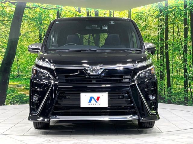 TOYOTA VOXY 4WD 2021