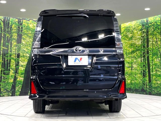 TOYOTA VOXY 4WD 2021