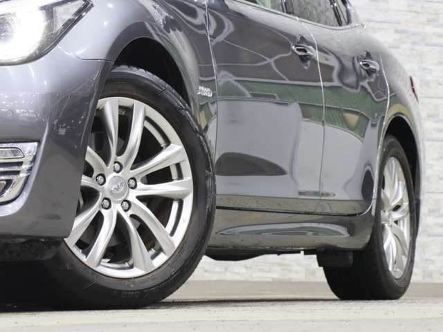 NISSAN FUGA HYBRID 2019