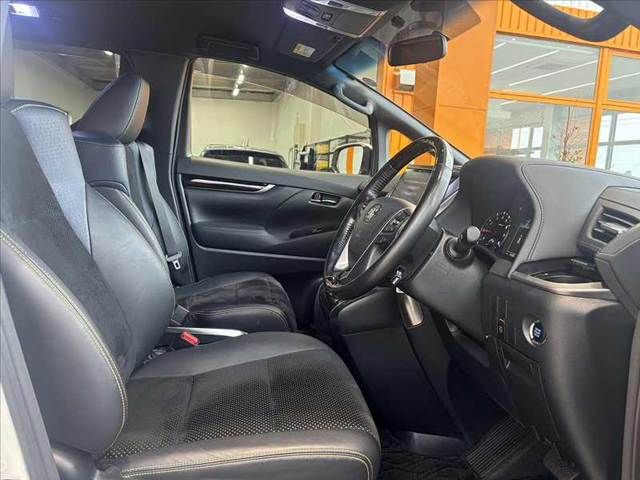 TOYOTA VELLFIRE 2016