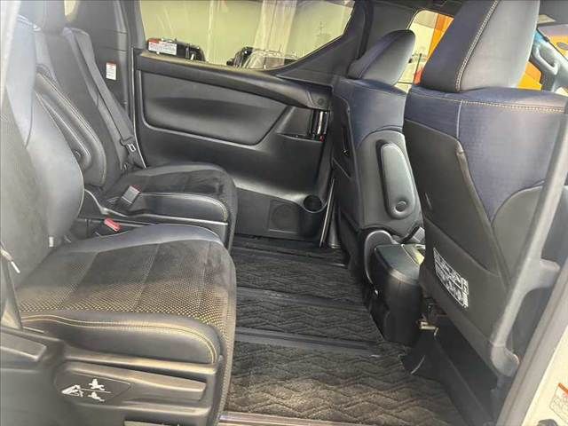 TOYOTA VELLFIRE 2016