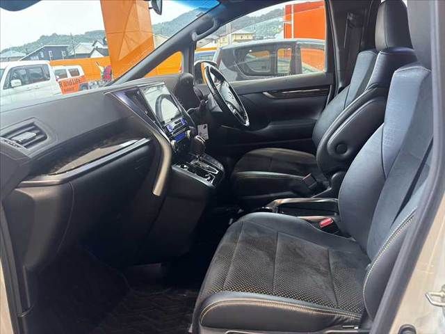 TOYOTA VELLFIRE 2016