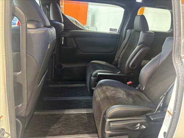 TOYOTA VELLFIRE 2016