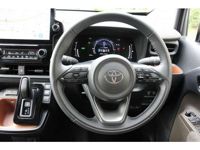 TOYOTA SIENTA HYBRID 2022