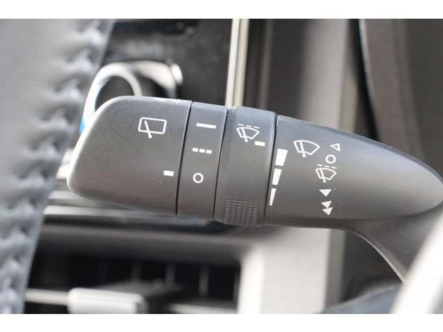 TOYOTA SIENTA HYBRID 2022