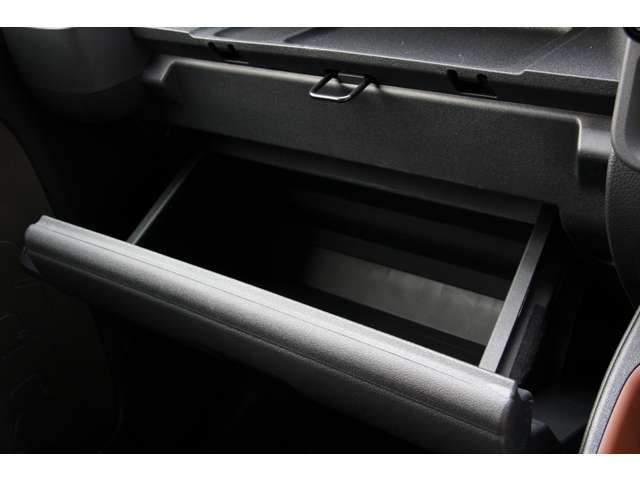 TOYOTA SIENTA HYBRID 2022