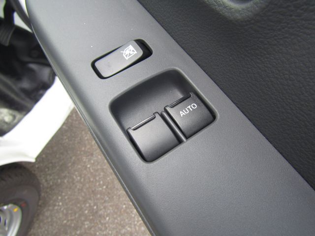 MITSUBISHI MINICAB truck 2024