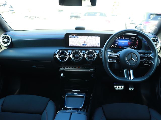 MERCEDES BENZ MERCEDES BENZ CLA class 2024