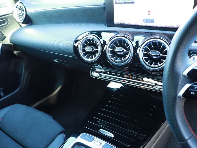 MERCEDES BENZ MERCEDES BENZ CLA class 2024