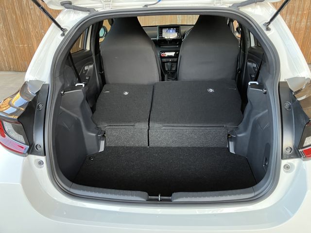 TOYOTA YARIS HYBRID 2020