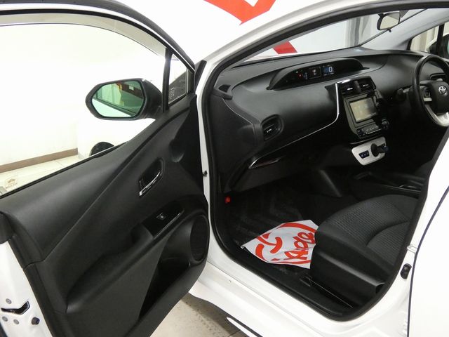 TOYOTA PRIUS 4WD 2016