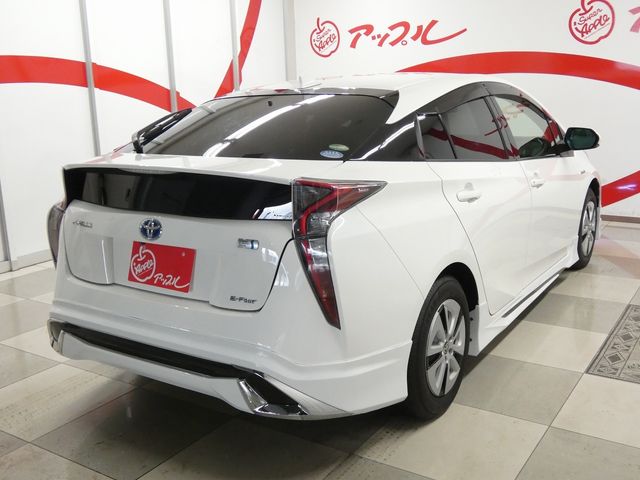 TOYOTA PRIUS 4WD 2016