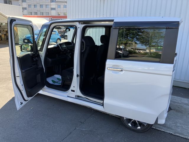 HONDA N BOX CUSTOM 4WD 2019