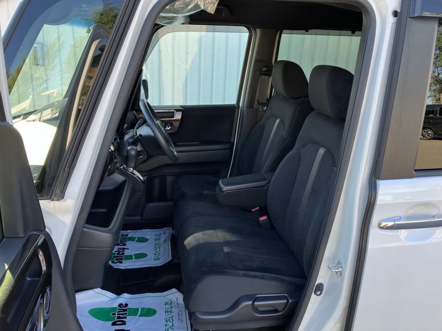 HONDA N BOX CUSTOM 4WD 2019