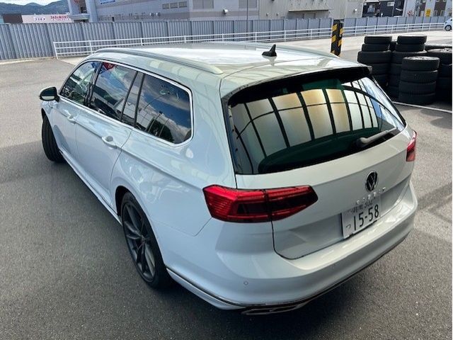 VOLKSWAGEN VOLKSWAGEN PASSAT VARIANT 2024