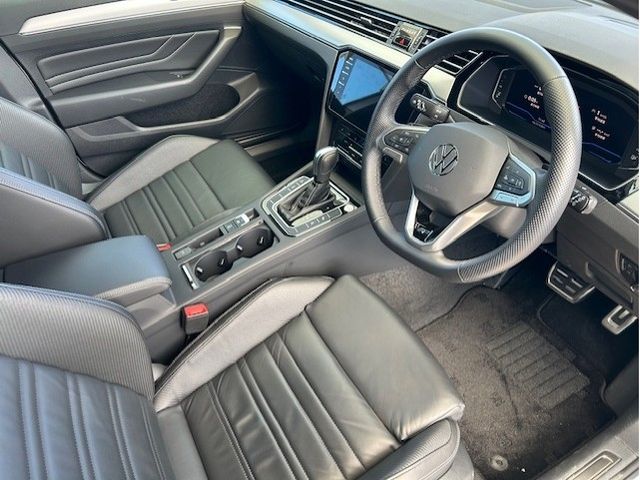 VOLKSWAGEN VOLKSWAGEN PASSAT VARIANT 2024