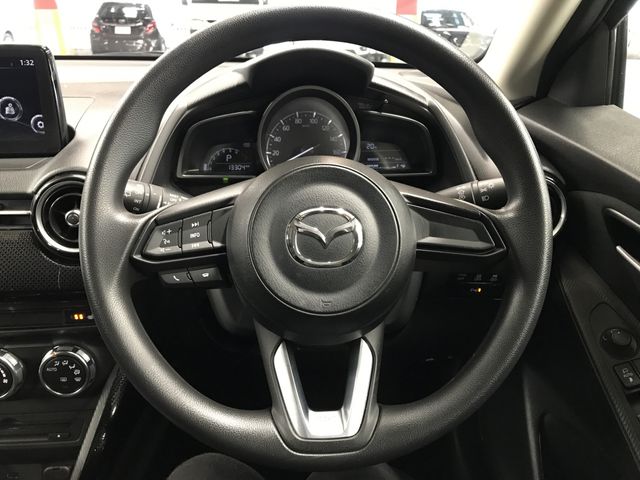 MAZDA DEMIO 2018