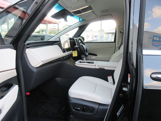 TOYOTA ???? LM500h 2025