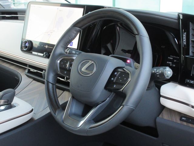 TOYOTA ???? LM500h 2025