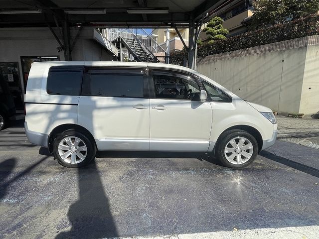 MITSUBISHI DELICA D:5 4WD 2014