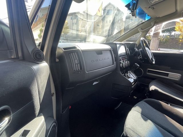MITSUBISHI DELICA D:5 4WD 2014