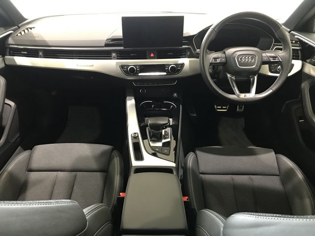 AUDI AUDI A4 AVANT 2022