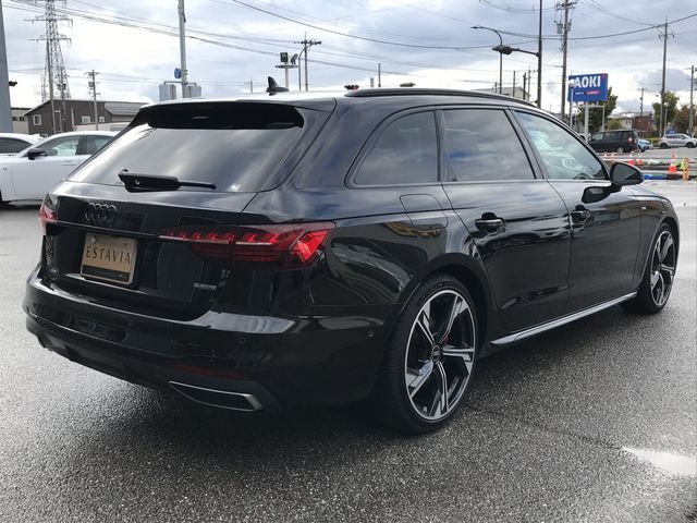 AUDI AUDI A4 AVANT 2022
