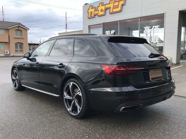 AUDI AUDI A4 AVANT 2022