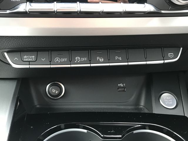 AUDI AUDI A4 AVANT 2022