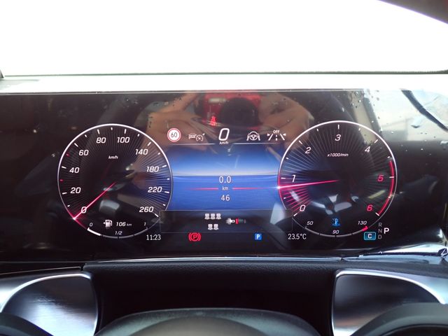 MERCEDES BENZ MERCEDES BENZ GLB 2025