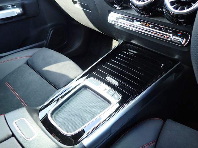 MERCEDES BENZ MERCEDES BENZ GLB 2025