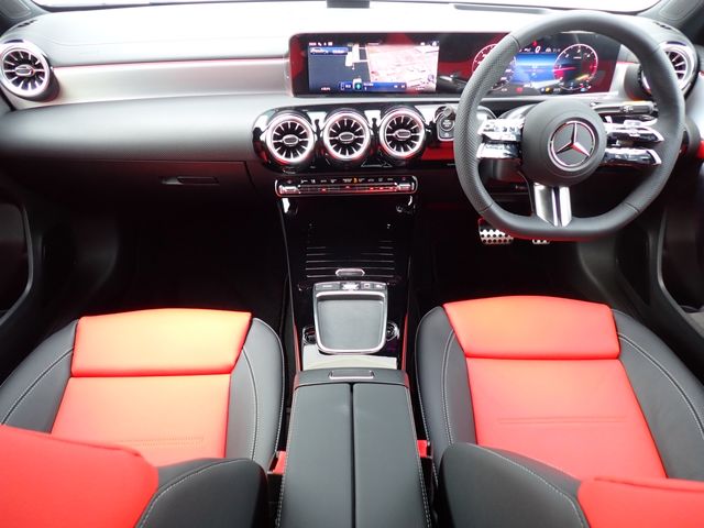 MERCEDES BENZ MERCEDES BENZ A class 2025