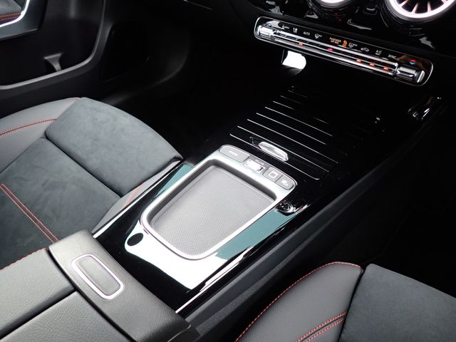 MERCEDES BENZ MERCEDES BENZ A class sedan 2025