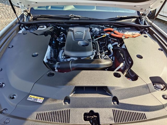 TOYOTA CROWN sedan hybrid 2025