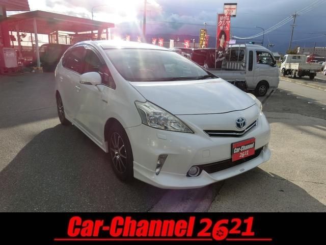 TOYOTA PRIUS Alpha 2013