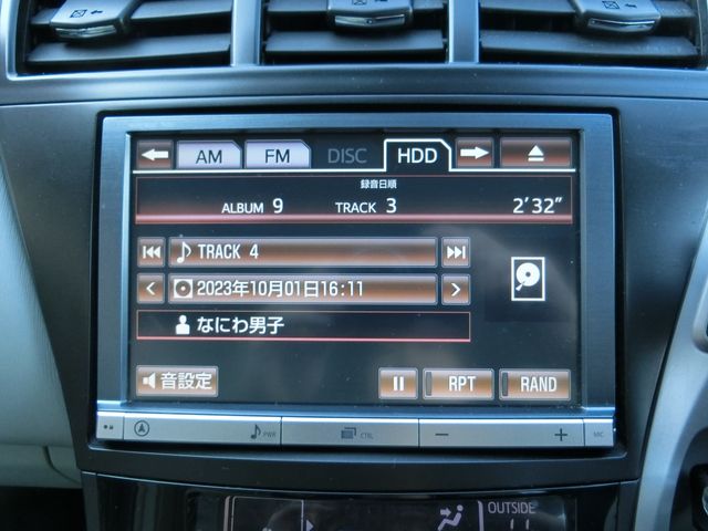 TOYOTA PRIUS Alpha 2013