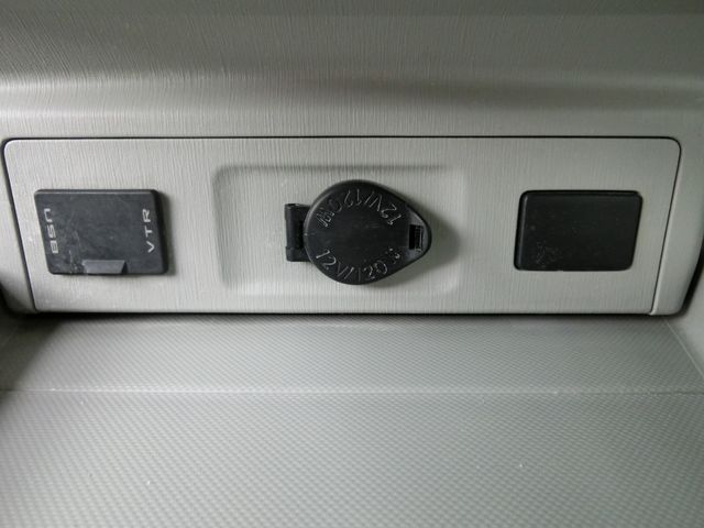 TOYOTA PRIUS Alpha 2013