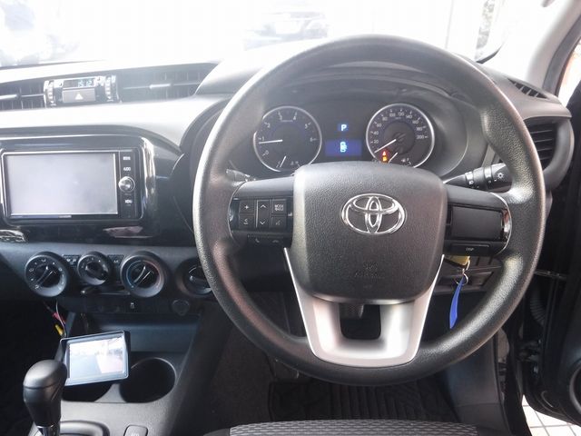 TOYOTA HILUX 4WD 2018