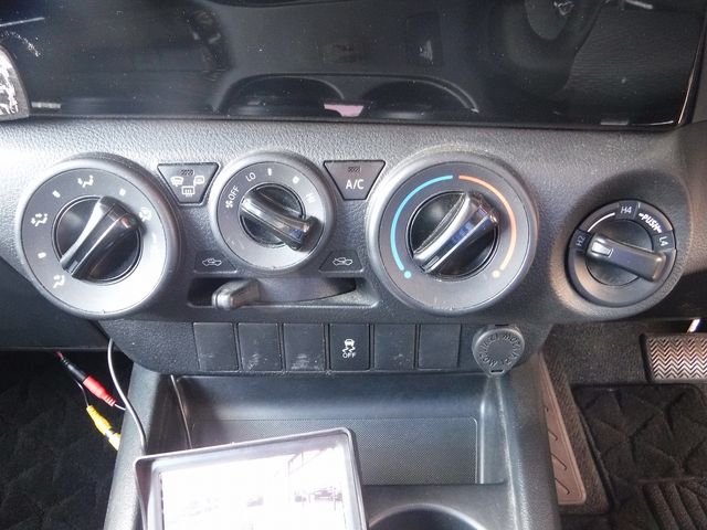 TOYOTA HILUX 4WD 2018