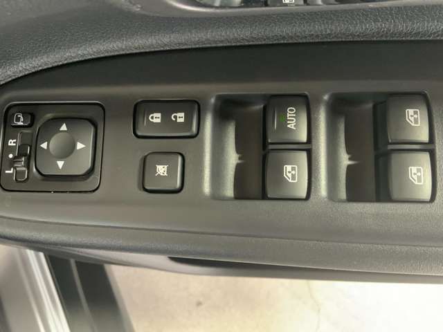 MITSUBISHI OUTLANDER 4WD 2017