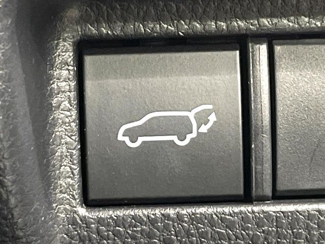 TOYOTA HARRIER 2WD 2023