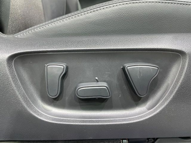 TOYOTA YARIS CROSS HYBRID 2023