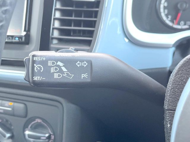 VOLKSWAGEN VOLKSWAGEN The BEETLE 2013