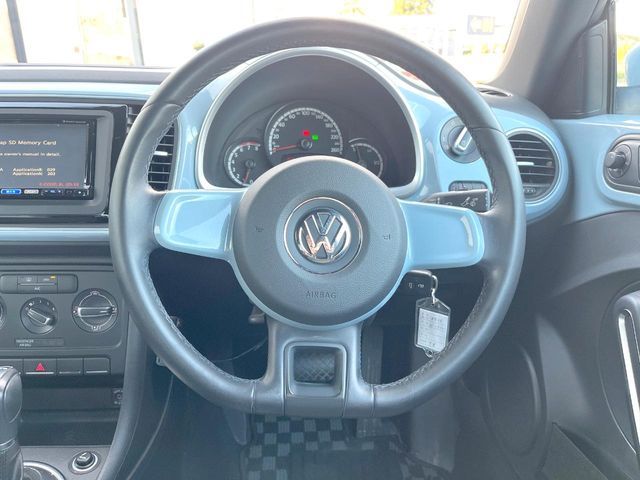 VOLKSWAGEN VOLKSWAGEN The BEETLE 2013