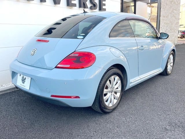 VOLKSWAGEN VOLKSWAGEN The BEETLE 2013