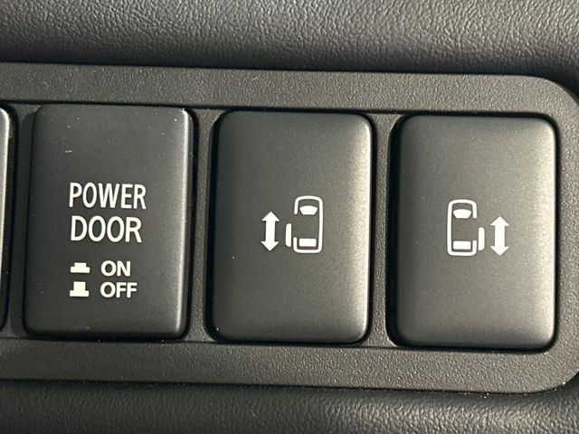 MITSUBISHI DELICA D:5 4WD 2022