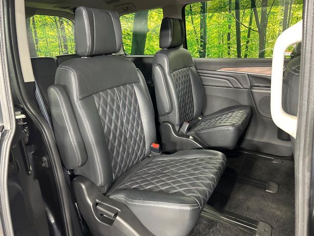 MITSUBISHI DELICA D:5 4WD 2022